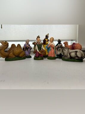 Vintage Nativity Figurine Set Italian Handpainted Incomplete Lot of Nine